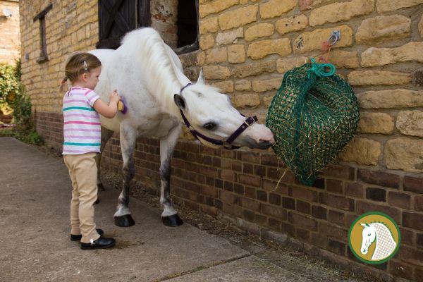 c Trickle NetHorses & Ponies holds 8kg dry weight 